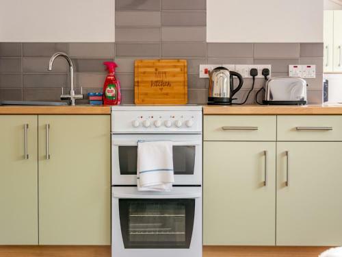 Pass The Keys Hoath Tiny House - A Secret Getaway