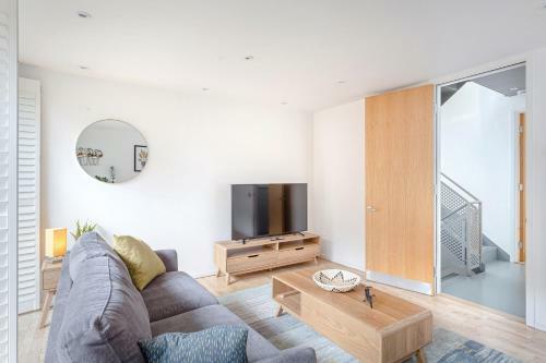 Exclusive City Centre Townhouse With Parking