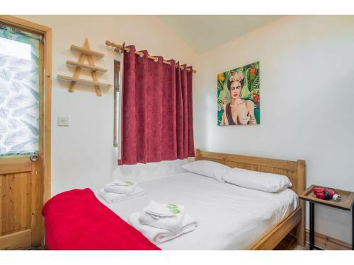 Hostal Pass The Keys Quirky Cabin In Cambridge