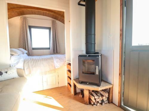 Forton House Shepherds Hut 2