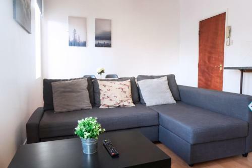 Apartamento Space For Up To 10, 10 Mins From Queen St!