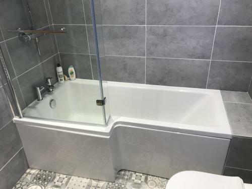 Apartamento New Central Super Clean Cardiff House