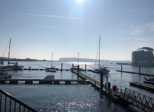 Quayside Apartment In Cardiff Bay