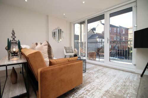 Apartamento Luxury 2 Br Flat, 6 Mins Drive In City Centre!