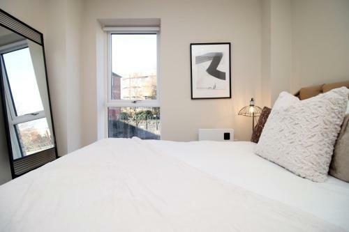 Apartamento Luxury 2 Br Flat, 6 Mins Drive In City Centre!