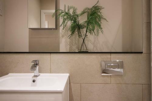 Apartamento Luxury 2 Br Flat, 6 Mins Drive In City Centre!
