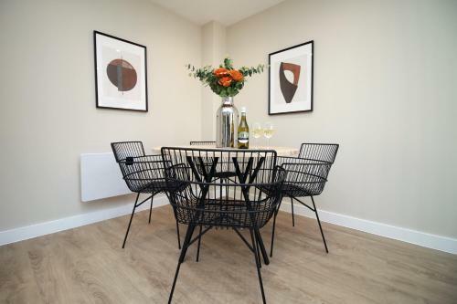 Apartamento Luxury 2 Br Flat, 6 Mins Drive In City Centre!