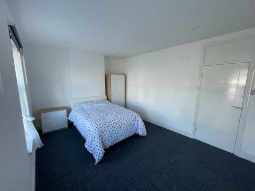 Apartamento Birchgrove 3 Bedroom Flat