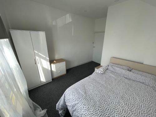 Apartamento Birchgrove 3 Bedroom Flat