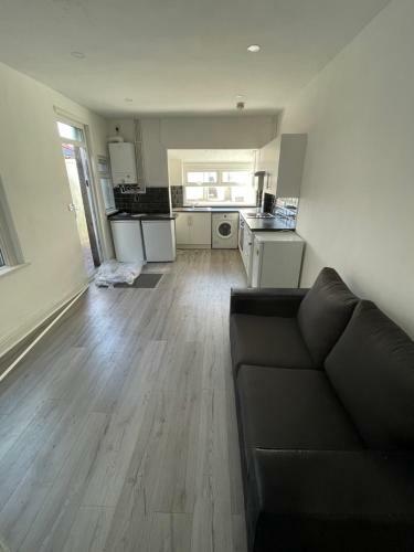 Apartamento Birchgrove 3 Bedroom Flat
