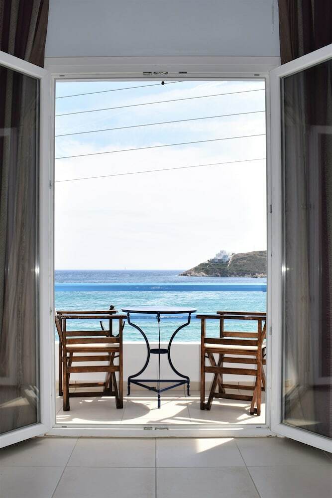 Vari Beach Hotel