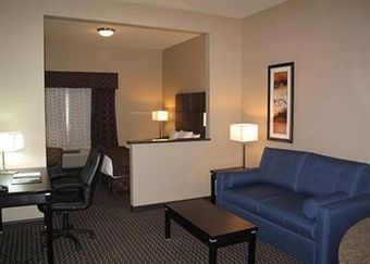 Hotel Comfort Suites Kelowna