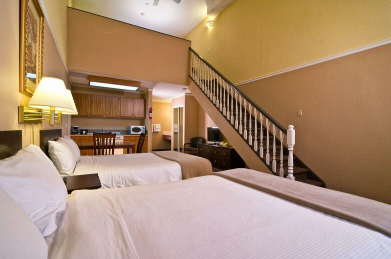 Hotel Kelowna Inn & Suites