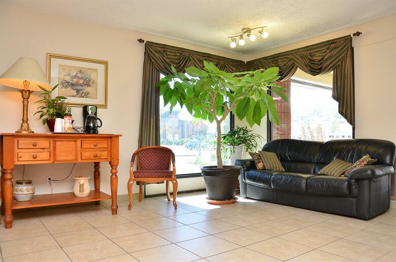 Posada Canadas Best Value Inn Kelowna