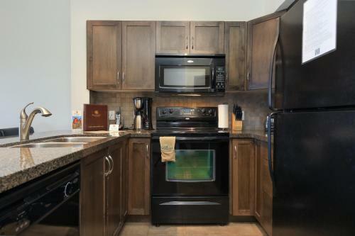 Apartamentos Playa Del Sol Resort - Vacation Rentals