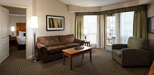 Hotel Delta Grand Okanagan Resort