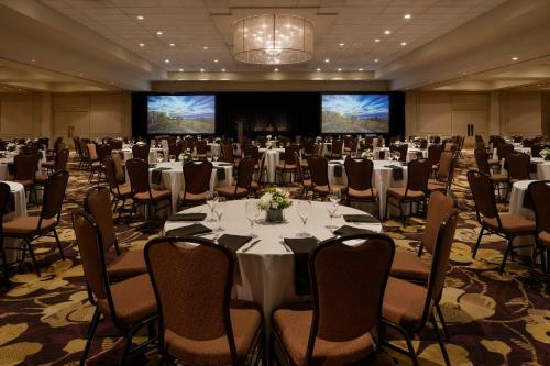 Hotel Delta Grand Okanagan Resort