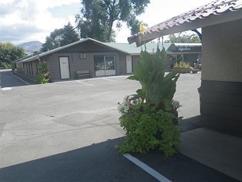 Hotel Okanagan Seasons Resort