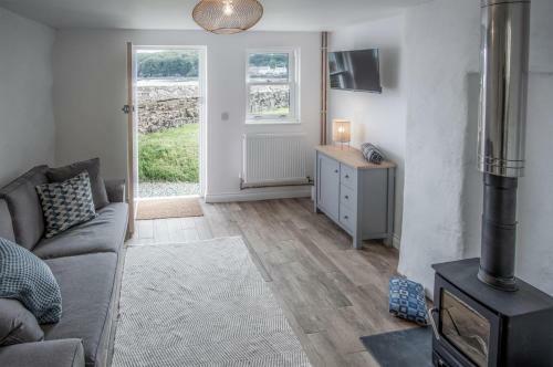 Brook Cottage - 1 Bedroom Cottage - Dale