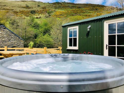 Lodge Mid Wales Luxury Huts