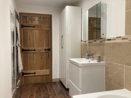 Stylish Ground Floor Apartment At Pingle Nook Farm