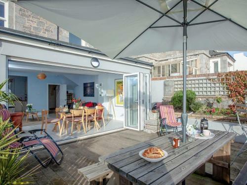 Seaspray, Coastguard Cottages