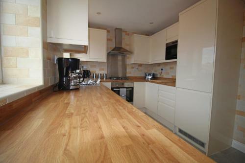 Apartamento Sillars Getaways - Modern Four Bedroom Town House