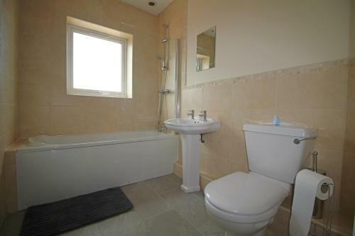 Apartamento Sillars Getaways - Modern Four Bedroom Town House