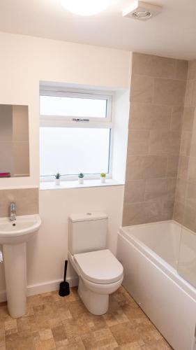 Apartamento Low Cost, 4 Bed With Parking & Large Garden 03