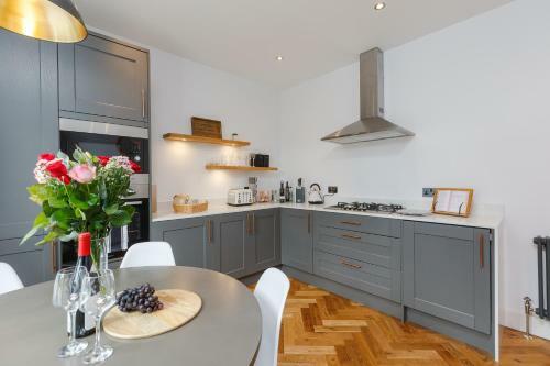 Dollar Apartments-41 Bridge Street