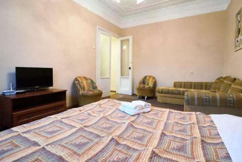 Home Hotel Apartments On Lva Tolstogo