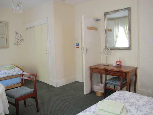 Hostal St Martins Guest House