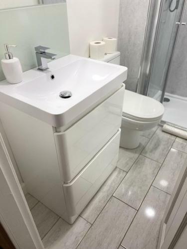 Self-contained Luxurious Feel Apartment