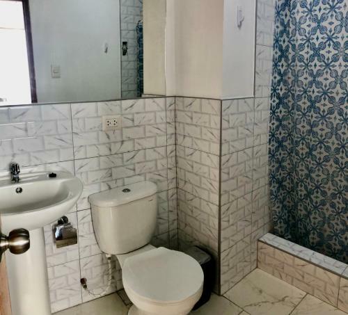 Hostal Bravo Surf Camp Punta Rocas