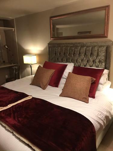 East Kilbride, Glasgow, Modern 1 Bed Apartment, Canongate, Clamenti