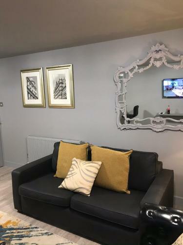 East Kilbride, Glasgow, Modern 1 Bed Apartment, Canongate, Clamenti