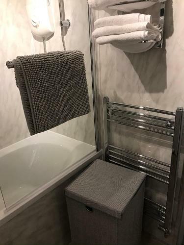 East Kilbride, Glasgow, Modern 1 Bed Apartment, Canongate, Clamenti