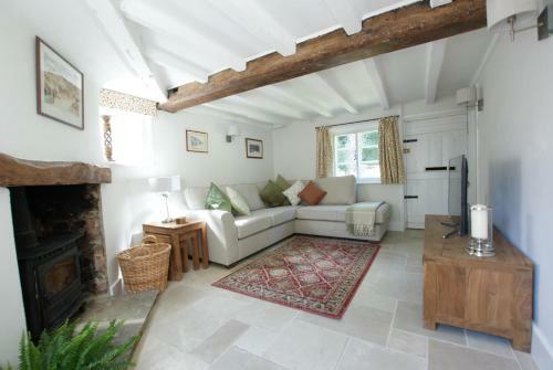Honeysuckle Cottage- East Meon