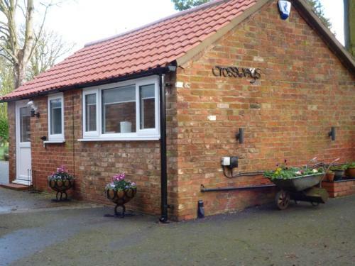 Crossways Self-catering Cottage - Self Contained