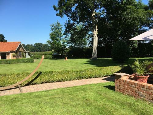 Crossways Self-catering Cottage - Self Contained