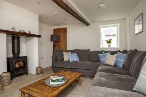 Beautiful Rural Cottage By The Coast