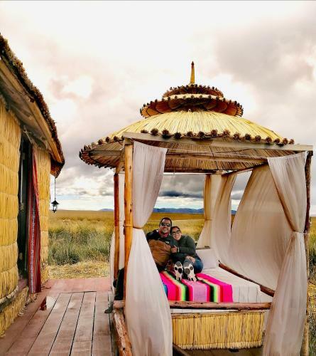 Uros Waliski Lodge