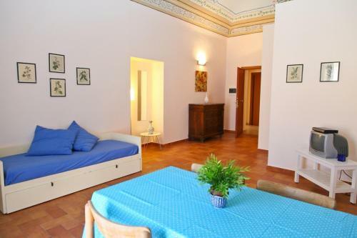 Porto Salvo Apartments