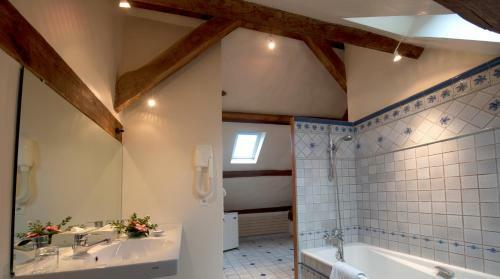 Hotel Ch�teau De Locgu�nol�