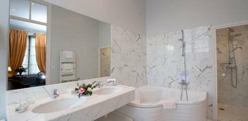 Hotel Ch�teau De Locgu�nol�