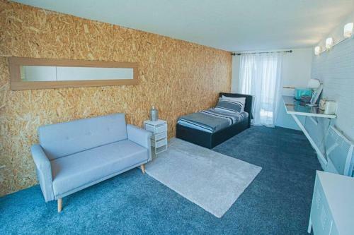 Modern Private Gated Luxury Home Getaway