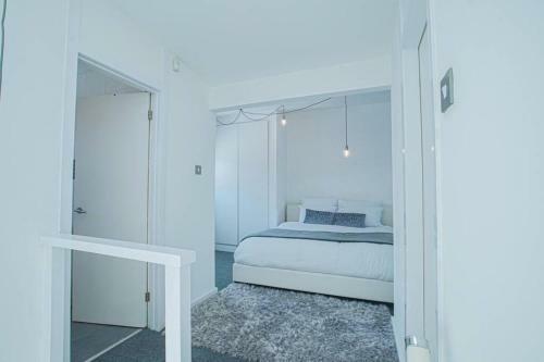 Modern Private Gated Luxury Home Getaway