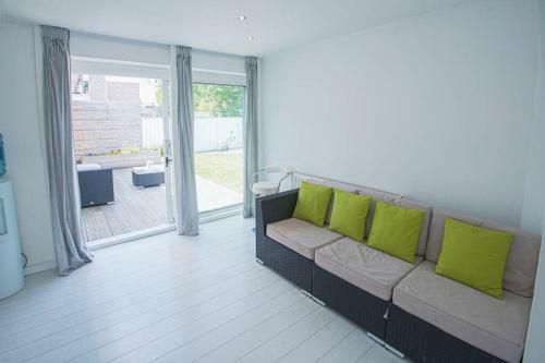 Modern Private Gated Luxury Home Getaway