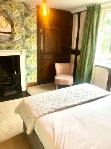 Mere Cottage