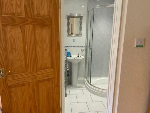 Posada Bird In Bush Elsdon